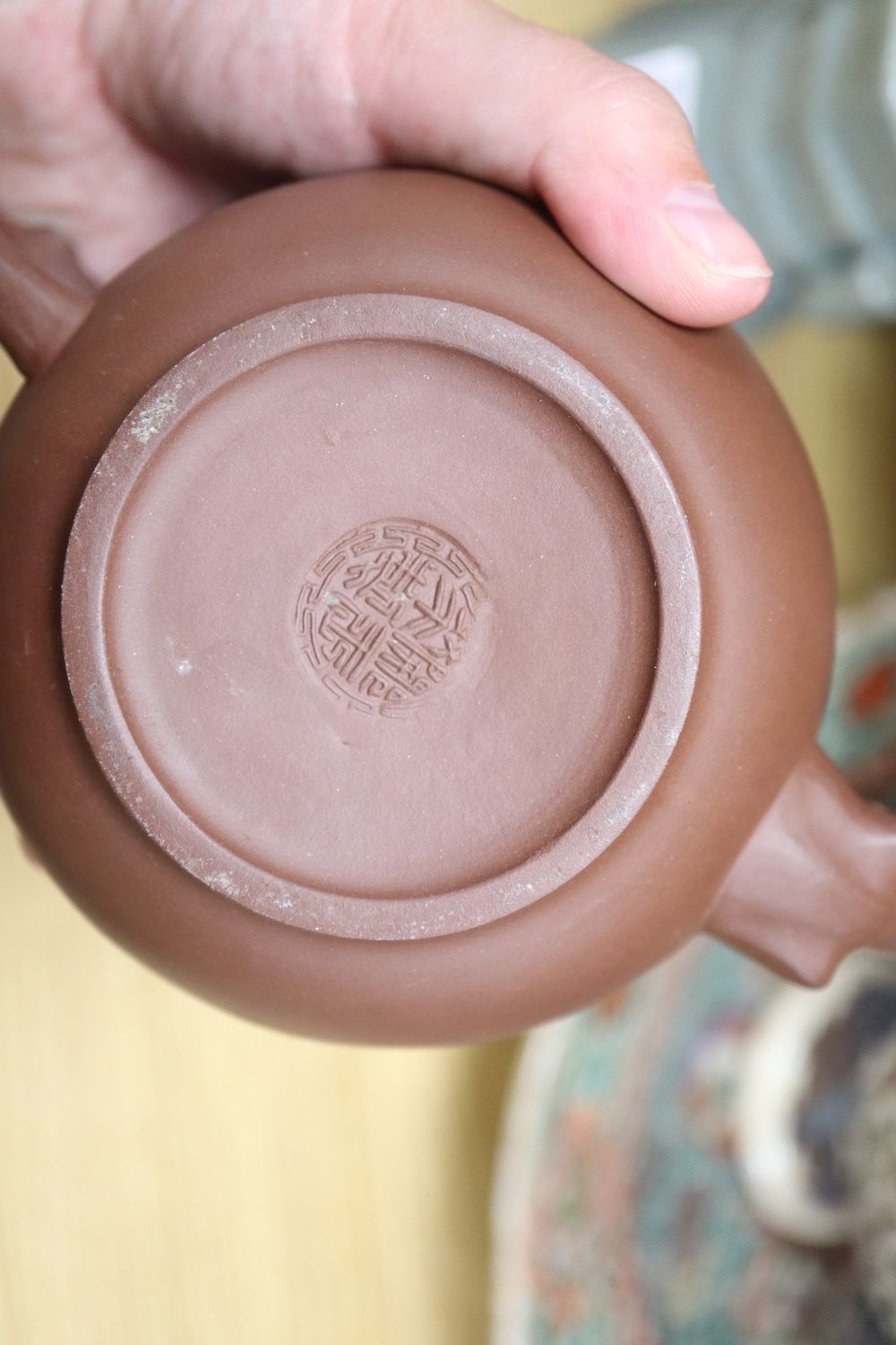 Mixed Oriental wares including a Chinese crackleglazed arrow vase and two Korean vases, etc., dish diameter 40cm